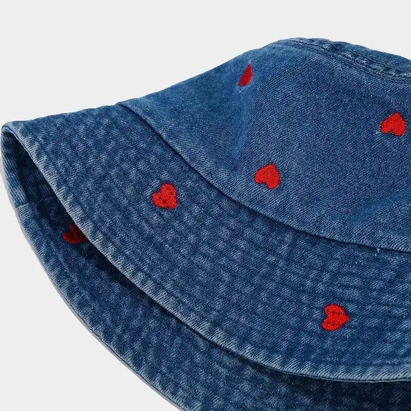 Gorro bucket corazones - COMERCIALIZADORA DE ACCESORIOS Y PRODUCTOS DE BELLEZA SPA