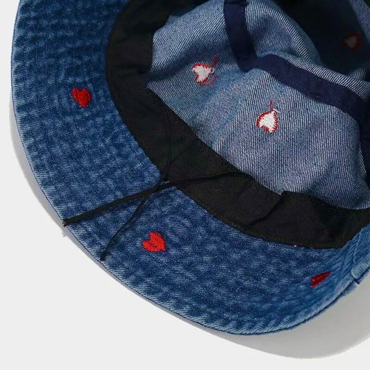 Gorro bucket corazones - COMERCIALIZADORA DE ACCESORIOS Y PRODUCTOS DE BELLEZA SPA
