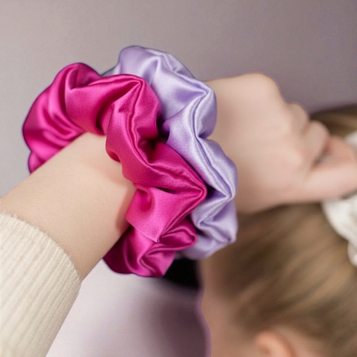 Scrunchie de satín - Curlycosas